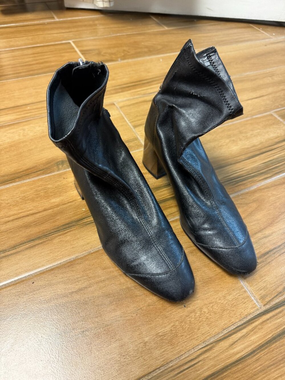 Zara Trafaluc Women's Black leather low heel Boots Size 7.5 (38) -Fair Shape